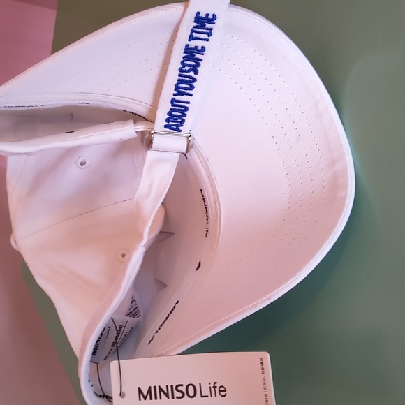 Baseball cap - Picture 2 of 3